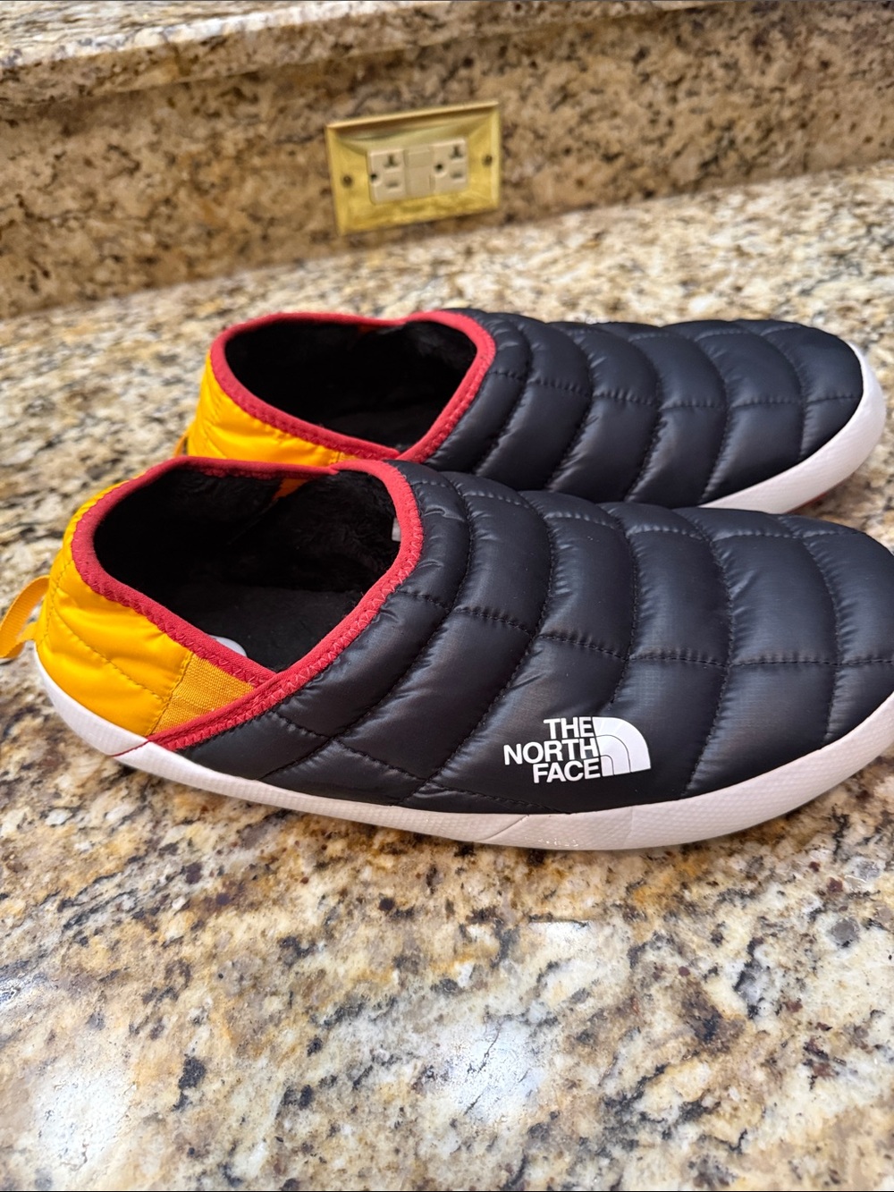 The North Face Mens Black, Yellow & Red Puffy Slip-On Slippers size 12